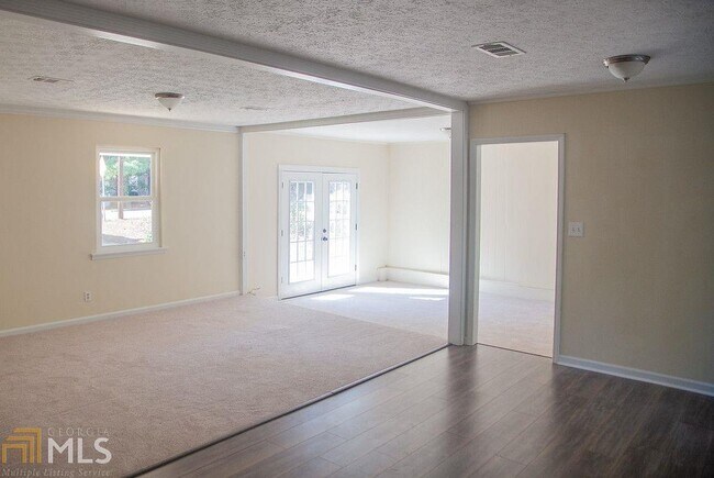 Building Photo - 8904 Dorsey Rd