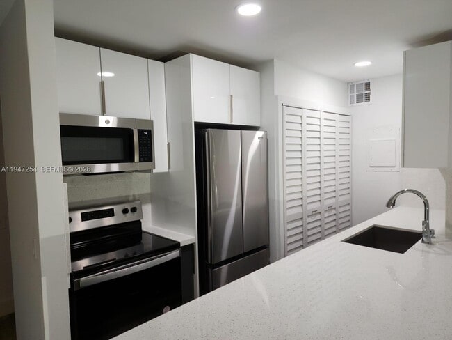 Foto del edificio - 4545 Treehouse Ln