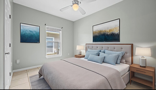 Building Photo - 601 S Cedar St