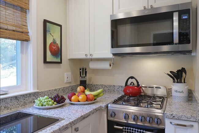 Building Photo - 1596 Ronne Dr