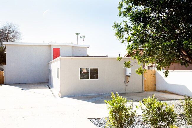 Building Photo - 1417 Grove Ave