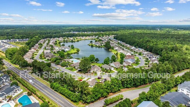 Building Photo - 414 Carriage Lake Dr