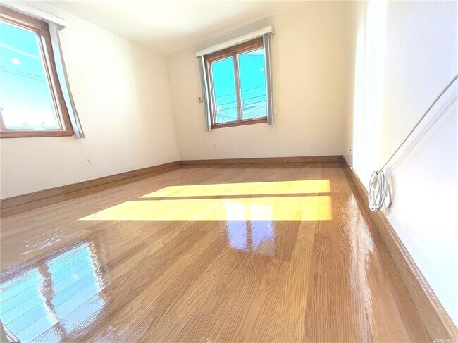 Foto del edificio - 50-32 193rd St