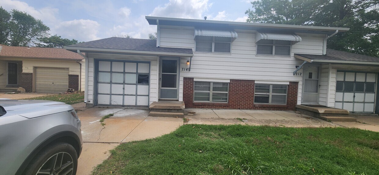 714 N Young St, Wichita, KS 67212 Townhome Rentals in Wichita KS