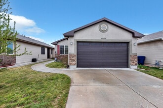 Building Photo - 1105 Haworth Dr