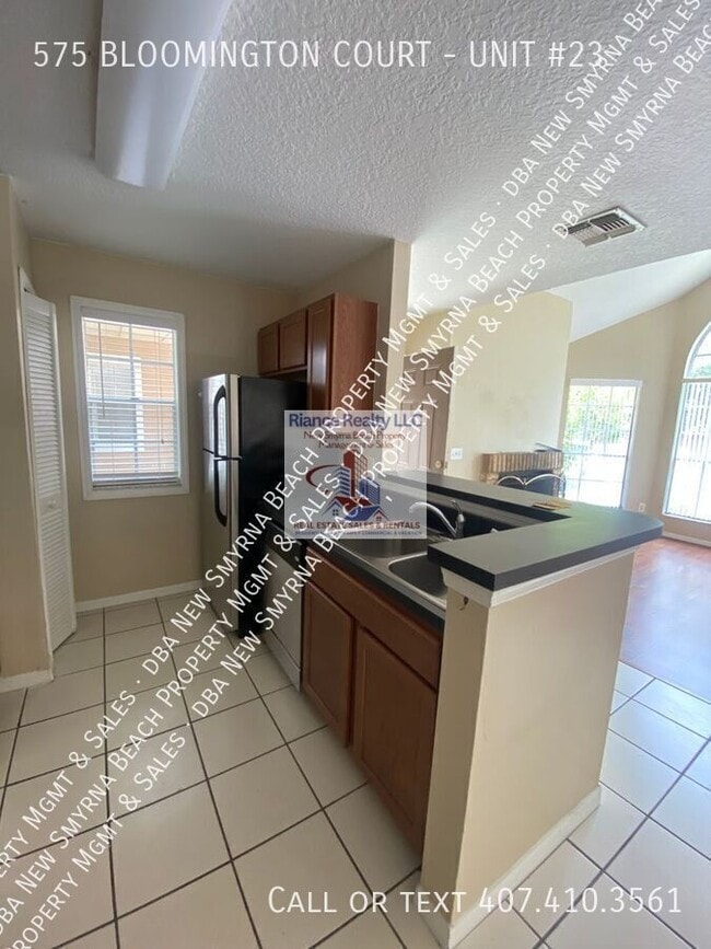 Building Photo - 575 Bloomington Ct