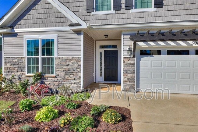 Building Photo - 506 Hampton Dr