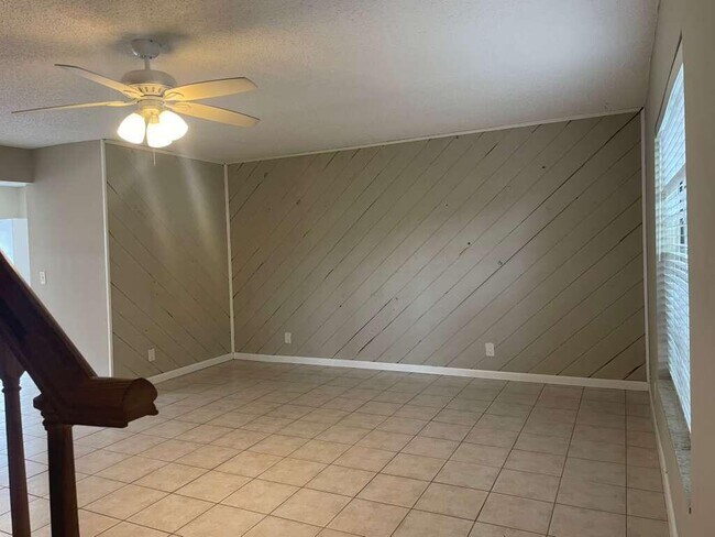 Building Photo - 7928 Kimberly Blvd