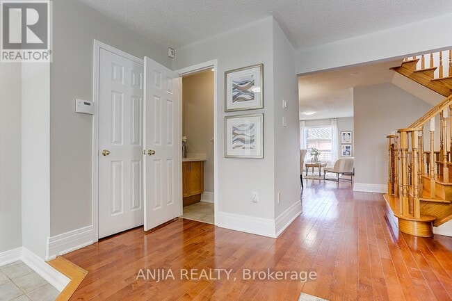 Building Photo - 230 Bantry Ave