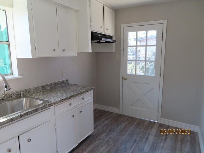 Foto del edificio - 6322 Gainesville St