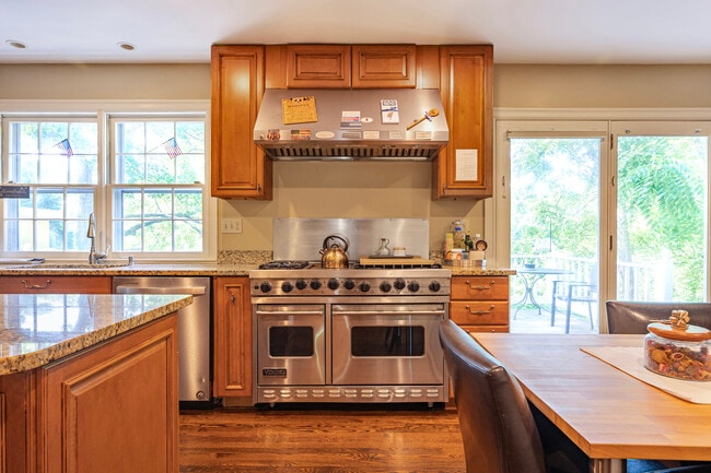 Building Photo - 8110 Birnam Wood Dr