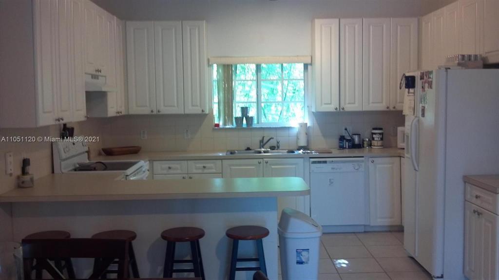 Foto principal - 4802 Washington St