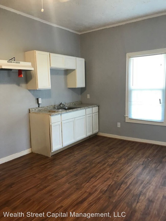 1368 Doucette Ave Unit B, Beaumont, TX 77701 Room for Rent in Beaumont, TX