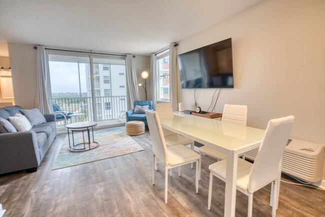 Building Photo - 5800 Bonita Beach Rd SW