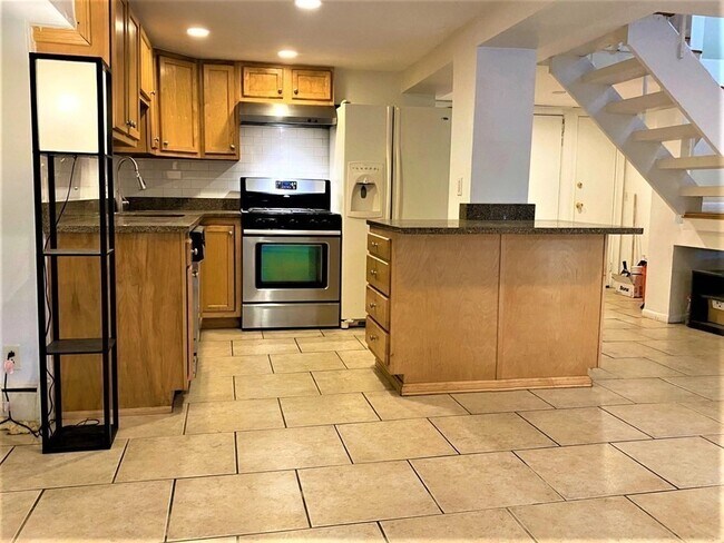 Foto del edificio - 12 Follen St