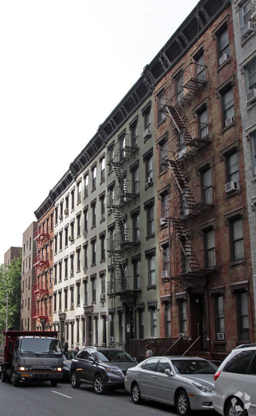 Building Photo - 432 E 66th St