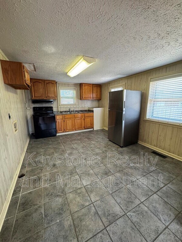 Building Photo - 106 Dickerson Ln