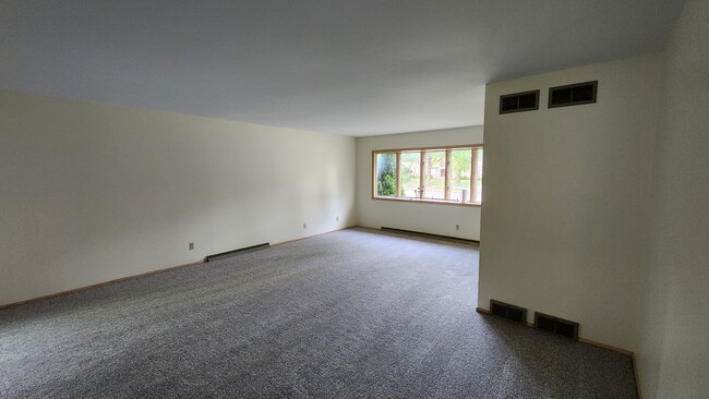 Living Room - 2747 N 92nd St