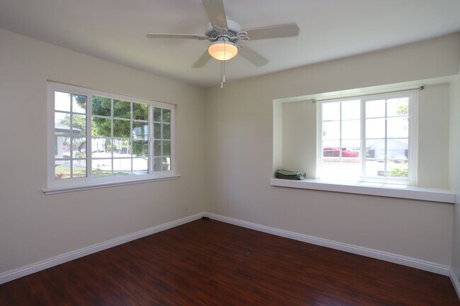 Foto del edificio - 11411 Chapman Ave
