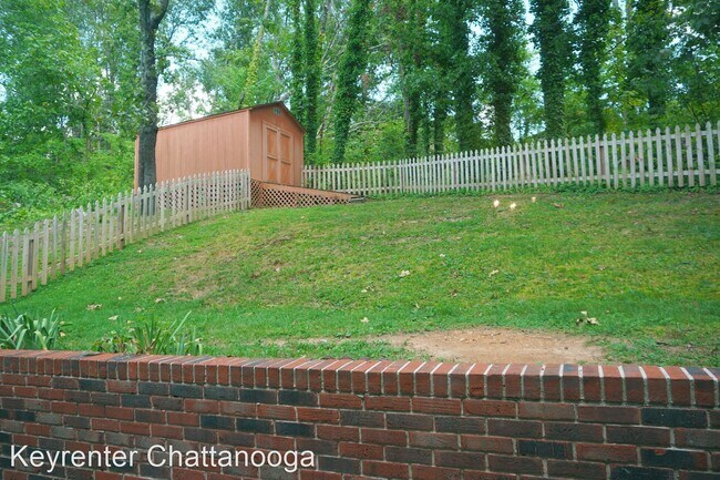 Building Photo - 4 br, 2.5 bath House - 2949 Old Britain Ci...