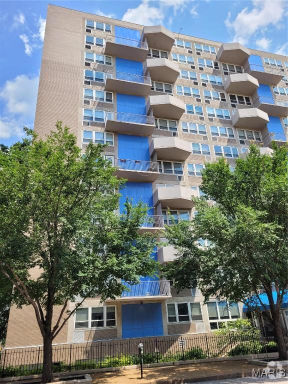 Building Photo - 210 N 17th St