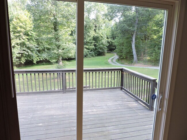Foto del edificio - 3159 Earlysville Rd
