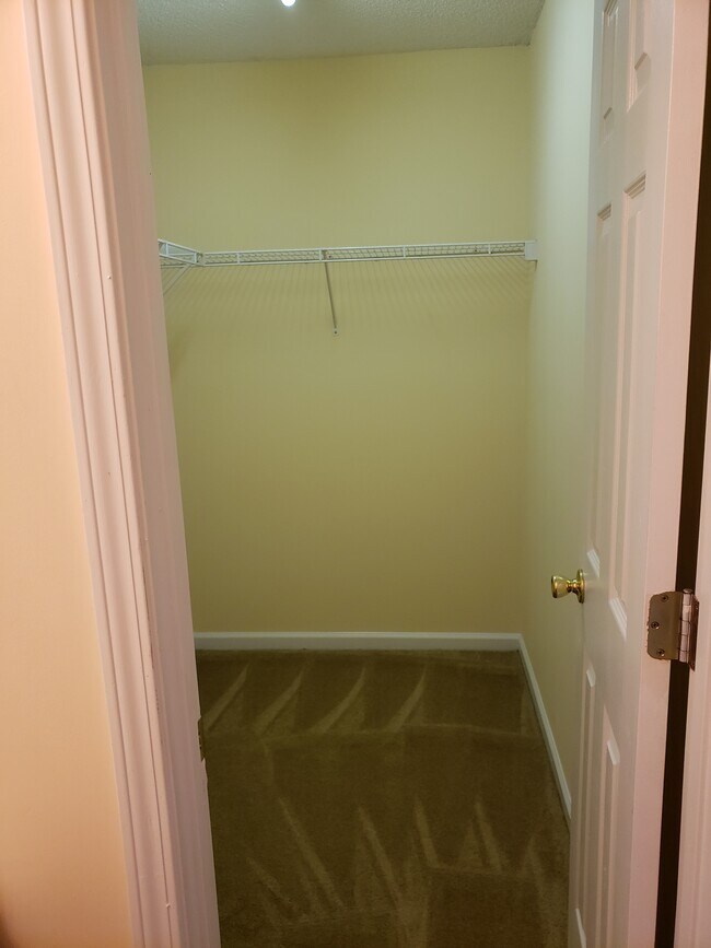 Foto del edificio - 9114 Charminster Ct