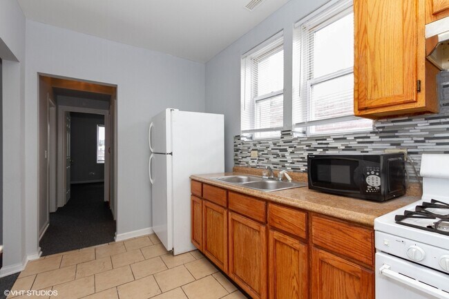Building Photo - 1637 W 73rd St