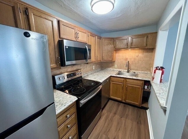 Foto del edificio - 616 Boston Post Rd E