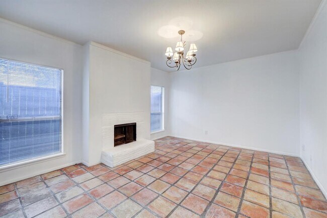 Building Photo - 5711 Sugar Hill Dr