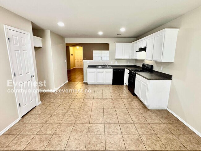 Foto del edificio - 2220 E Elmira St