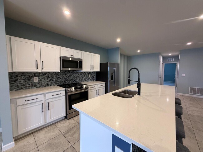 Foto del edificio - 812 Persimmon Pl