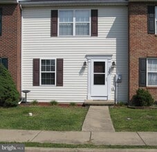Building Photo - 175 Equestrian Dr
