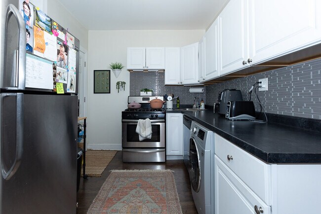 Foto del edificio - 3703 N Hoyne Ave