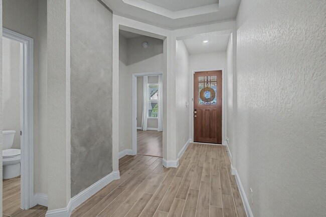 Building Photo - 21339 Sierra Point Ln