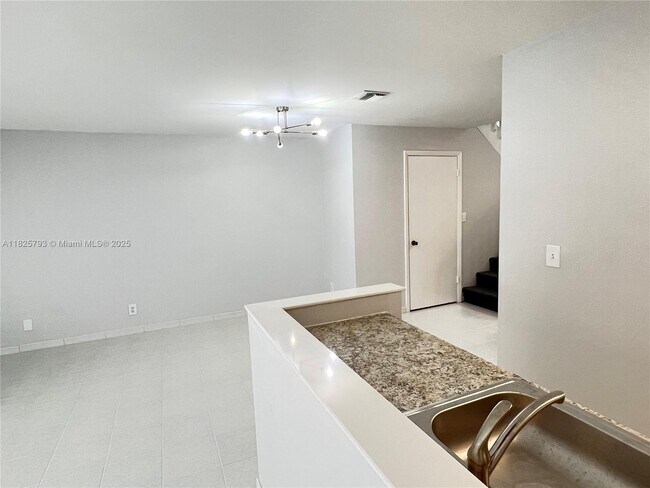 Foto del edificio - 3661 NW 122nd Terrace