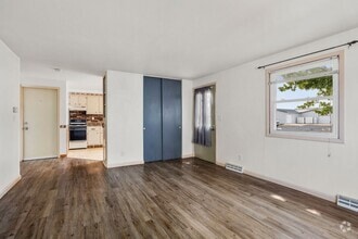 Building Photo - 917 Byrd Ave