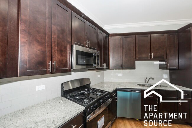 Building Photo - 520 N Western Ave