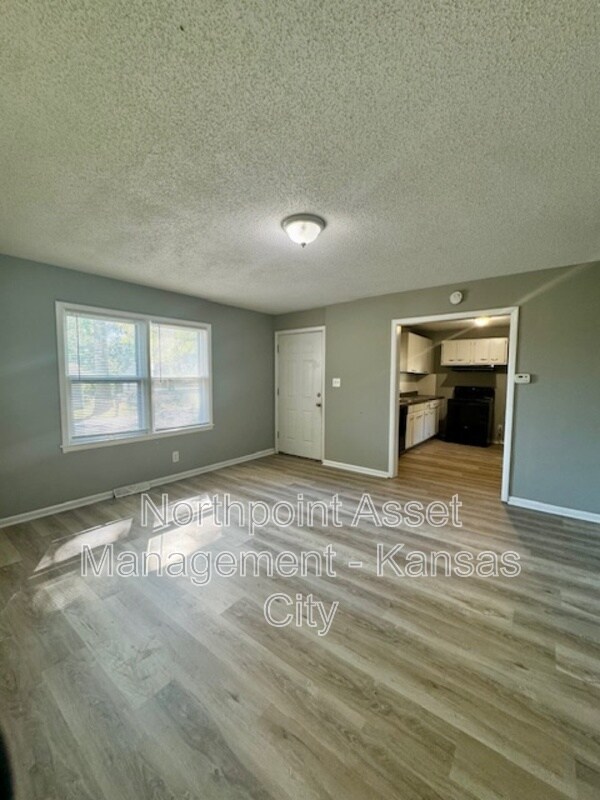 Foto del edificio - 8608 Pence Ln