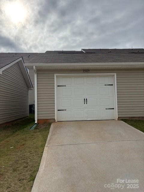 Building Photo - 15619 Country House St