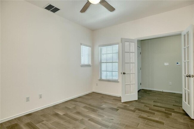Building Photo - 108 Cypress Hills Rd