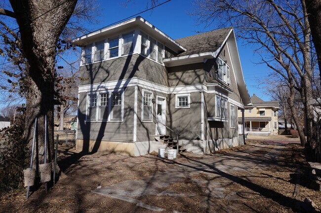 Building Photo - 215 N 12th St
