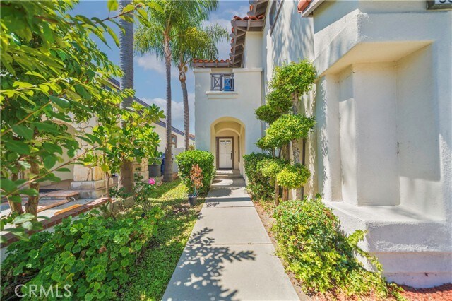Building Photo - 9531 Montanza Way