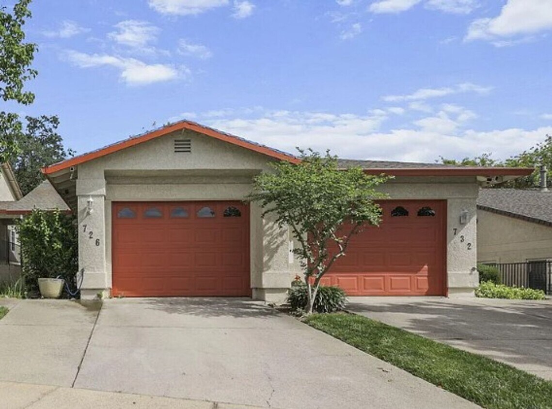 Foto del edificio - Enjoy the Fireworks from your front yard!