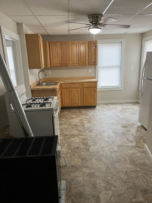 19 Park St Unit 5, ster, MA 01570 Apartments in ster, MA