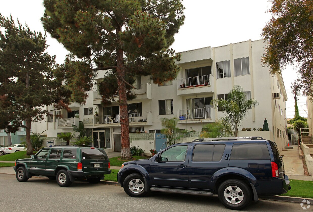 Foto del edificio - 1801 S Bentley Ave