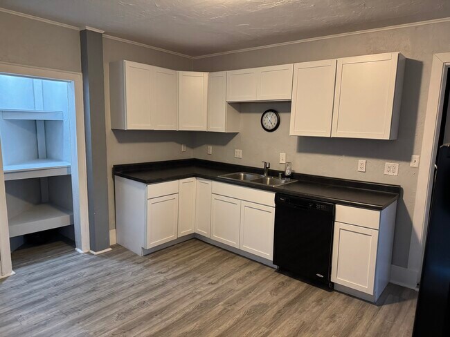 Foto del edificio - 6th Street/Grant