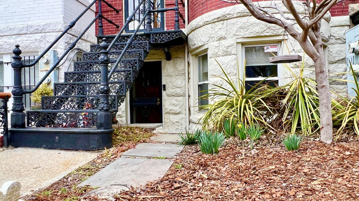 Primary Photo - 37 R St NW