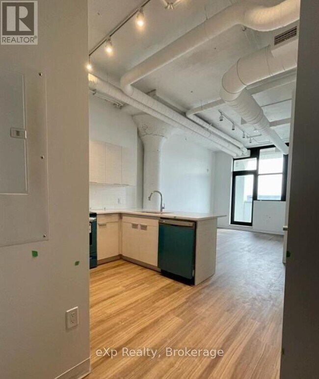 Photo du bâtiment - 120 Huron St