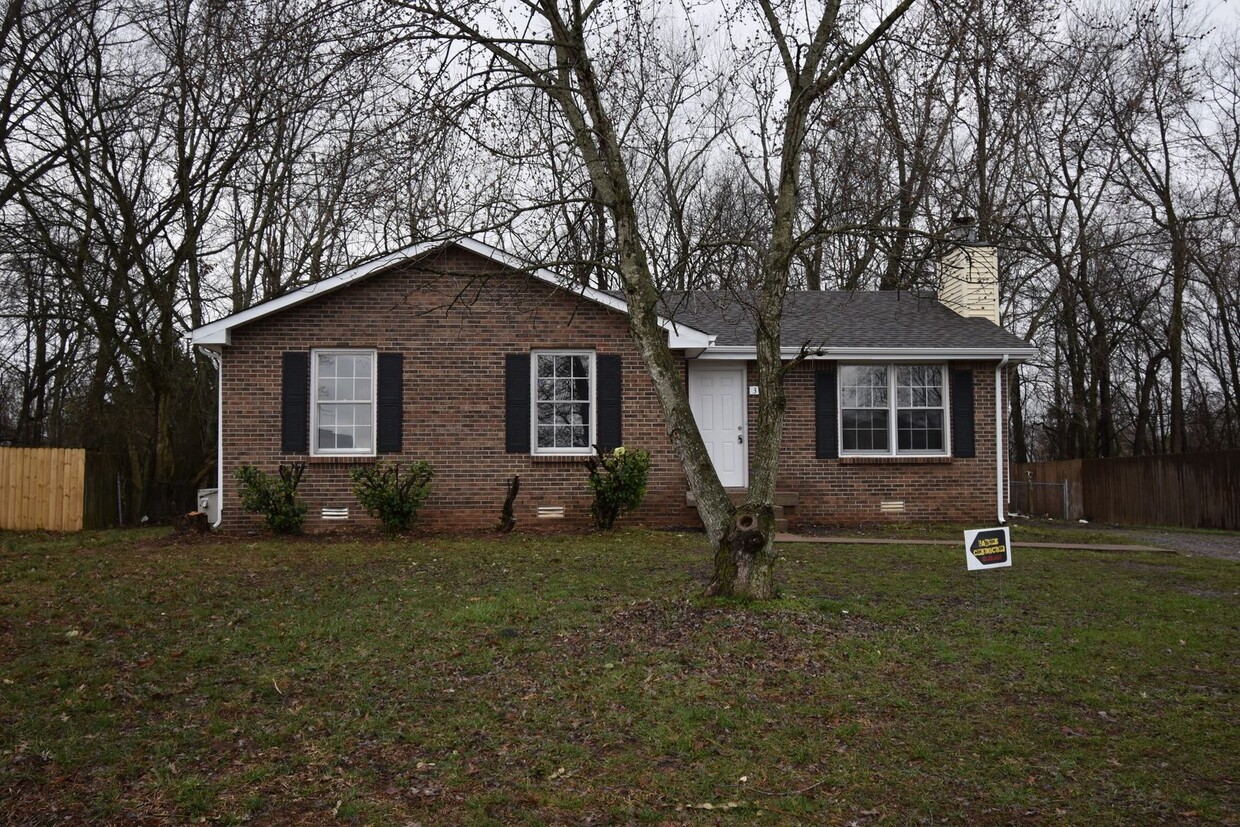Primary Photo - 3 Bedroom Pet Friendly Home For Rent Near ...